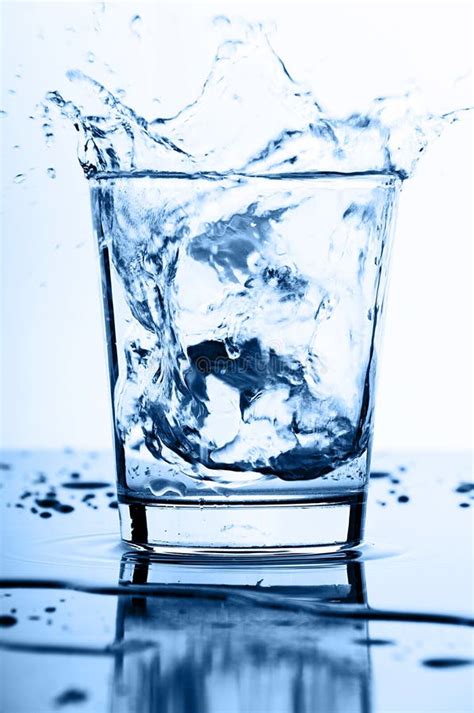 Water Splash In Glass Stock Image Image Of Light Energy 16374085