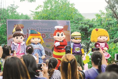 Jollibee Hosts First National Jolly Kids Day