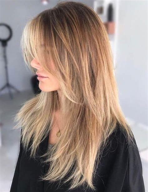 It is another perfect option for short hair. New 2020 Hairstyles for Women | Haircuts for Women 2020