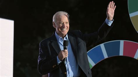 joe biden s record could pose difficulties for 2016 white house bid