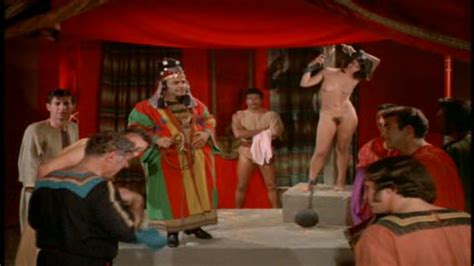 The Notorious Cleopatra Nude Pics Página 1