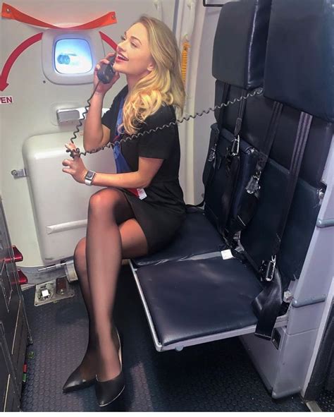 claudia from alitalia 🛩 🇮🇹 flight attendant fashion flight girls sexy flight attendant