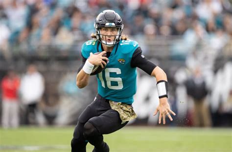 Jaguars Must Have Patience With Trevor Lawrence But Can T Wait For Long