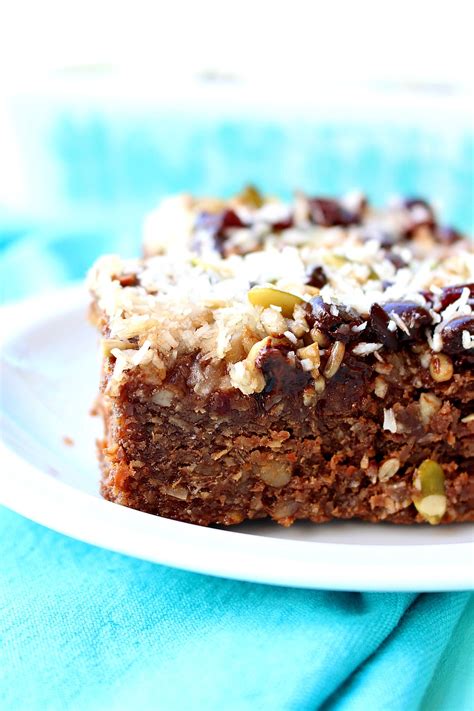 While a protein bar can be a convenient way to fuel up before or after a. Easy Chocolate Protein Bar Recipe | Dans le Lakehouse