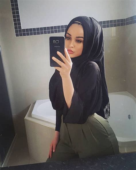 Warlike Adl Kullan C N N Girl Hijab Panosundaki Pin Islami Moda K Zlar Stil K Yafetler