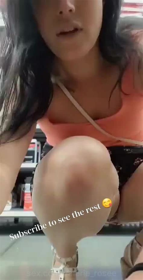 Valerierosee Fucking Myself In Wal Mart 😋 Teaser Boobs Selfie