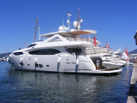 But the town has plenty for everyone. St. Tropez Harbor (Saint-Tropez) - 2018 Alles wat u moet ...