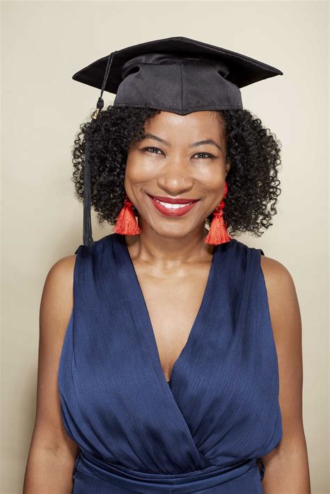 Are you looking for a graduation day appropriate hairstyle? 53 HQ Photos Graduation Cap Hairstyles For Short Hair ...