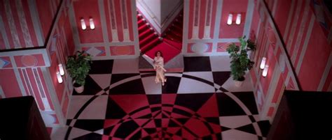 Sorti en 1977, suspiria est vite devenu une oeuvre culte pour tous les amateurs de cinéma d'horreur. Suspiria (1977) — True Myth Media | Dario argento, Season ...
