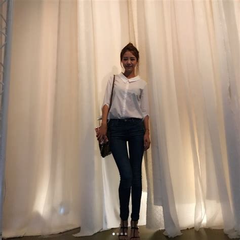 류현진 아내 배지현 아나운서 나이? MK News - 배지현, 스키니 각선미 `류현진 시선강탈`
