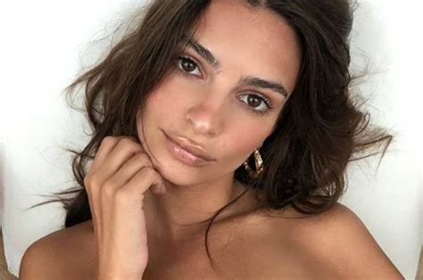 Emily Ratajkowski Divides Fans With Controversial Bikini Pic Daily Star