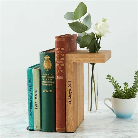 10 Cool Bookends To Show Off Your Favorite Books In Style