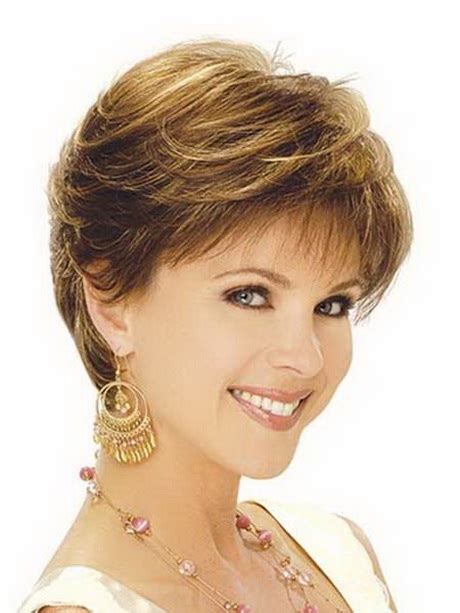 If you're looking for a new short hairstyle or would like to cut your long hair, have a look at these classy short hairstyles that will offer you inspiration in finding your perfect short hairdo. Sophisticated short hairstyles for women