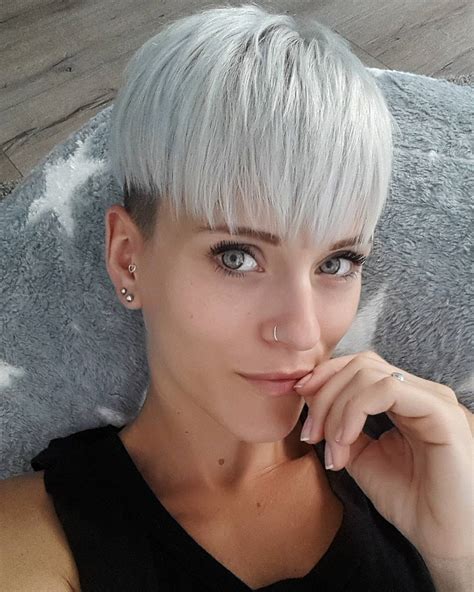 Short hair with bangs every once in a while we all crave a new hairstyle. 10 Short Hairstyles for Women Over 40 - Pixie Haircuts 2020