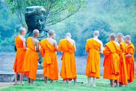 Enthaltsamkeit Im Buddhismus Religionen Entdecken