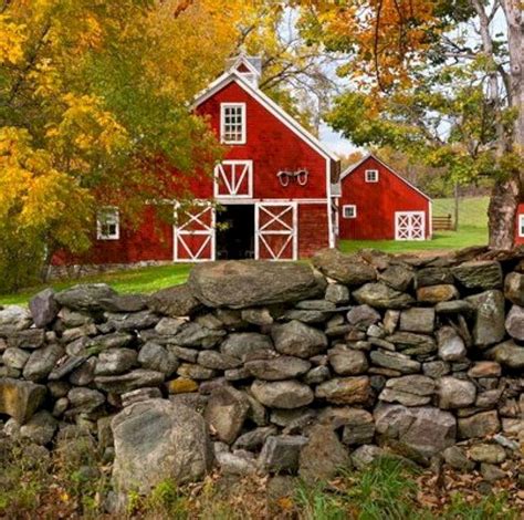 45 Beautiful Rustic And Classic Red Barn Inspirations Red Barns Country Barns Barn Pictures