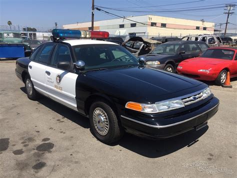 See photos, specs and safety information. Ford Crown Victoria | Studio Picture Vehicles