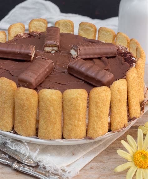Mettere la torta nel freezer per 1 , dopo metterla in frigorifero per altre 3 ore (o tutta la notte). CHEESECAKE FREDDA AL CAFFE' veloce, MORBIDA E GOLOSA