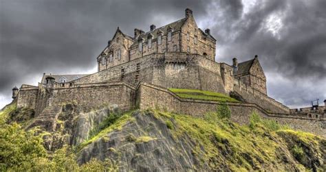 32 Astonishing Photos Of Edinburgh Castle The Medieval Scottish