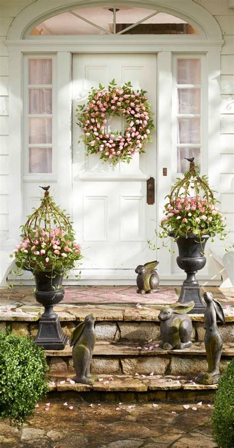 Now that you've taken down the holiday decorations, you may be thinking that the house looks a little naked. 16 Garden Ideas For Spring & Easter - Holiday Flowers ...