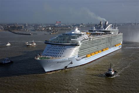 All sailings on wonder of the seas when departing from mainland china, are culturally enriching cruises. Symphony of the Seas : Saint-Nazaire livre un nouveau ...