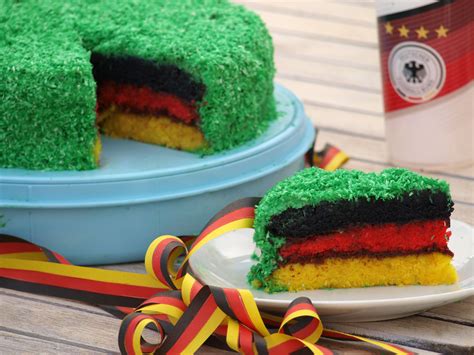 Check spelling or type a new query. Deutschland Kuchen: Der Hit auf jeder WM / Fußball - Party