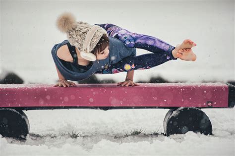 Wallpaper Women Barefoot Asian Snow Yoga Sled Weather Season