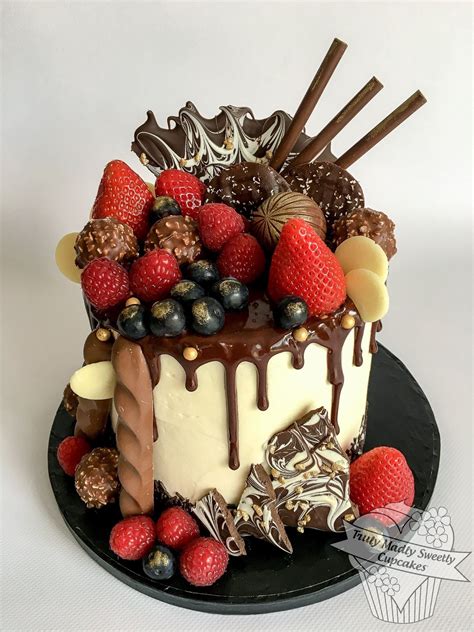 Summer Fruits And Dark Chocolate Drip Cake Drip Cakes Cake Chocolate Drip Cake
