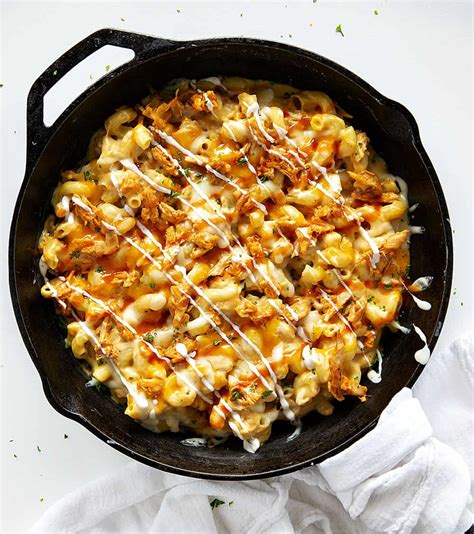 My cousin makes mac and cheese with bone marrow in it. Buffalo Chicken Macaroni and Cheese | i am baker
