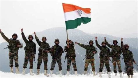 Indian Soldiers March In The New Combat Uniform Watch India News