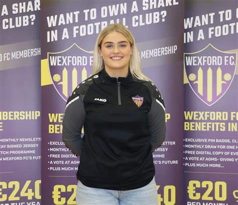 Claudia Keenan Signs For 2024 Wexford Fc