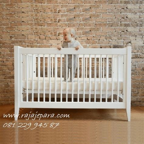 Manfaat ayunan untuk bayi · membuat bayi merasa nyaman. Tempat Tidur Bayi Minimalis Modern - rajajepara.com