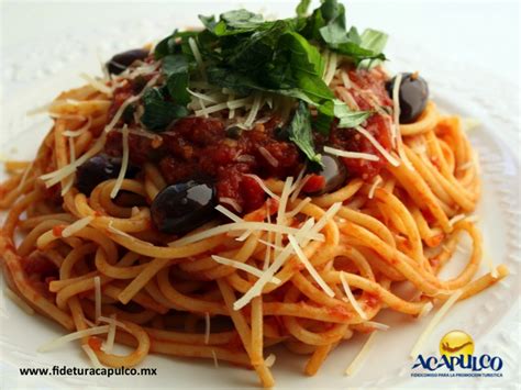 La lasaña es un plato versátil porque nos permite variar la pasta con muchos tipos de rellenos. #gastronomiademexico Pasta artesanal en el restaurante de ...