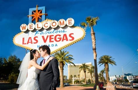 Our location has floor to ceiling windows that show 360 beautiful views of the las vegas strip. Sposarsi a Las Vegas, costi e informazioni