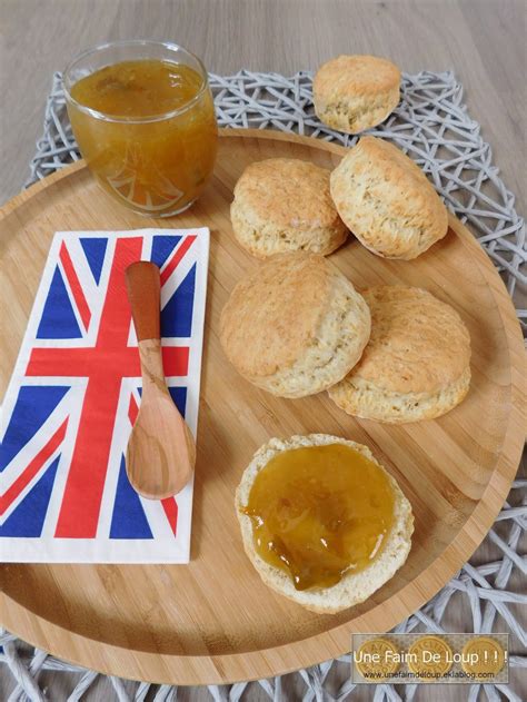 Un vrai délice avec son coulis de fruits rouges. Scones anglais en 2020 | Recette scones anglais, Recette ...