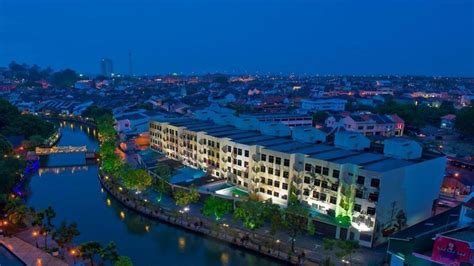 The tun fatimah stadium (malay: 9 hotel menarik yang terletak di tepi Sungai Melaka dan ...