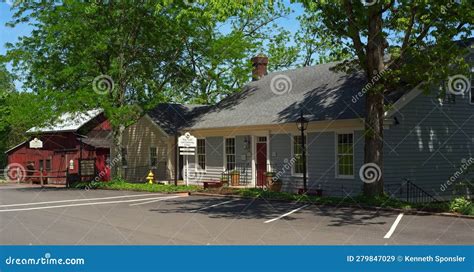 Old Shops In Roscoe Village Editorial Stock Image Image Of Exterior