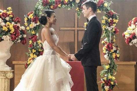 The Flash Barry And Iris Wedding Gets A Mysterious Guest Tv Guide