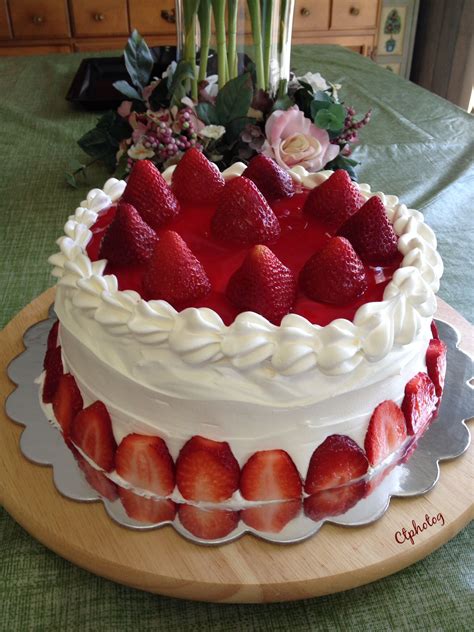 We would like to show you a description here but the site won't allow us. Strawberry Vanilla Cake made with yellow cake mix, coolwhip, strawberry filling & strawberries ...