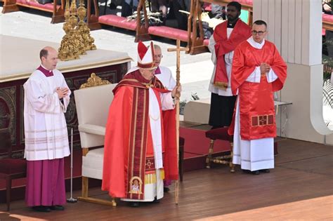 El Papa En Su Reaparición En Domingo De Ramos Nadie Puede Ser Marginado