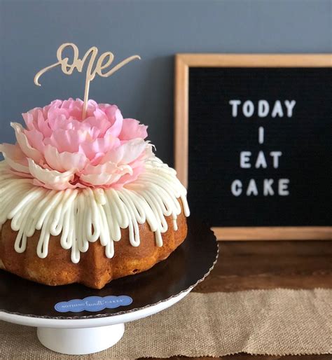 10 Creative Ways To Decorating A Bundt Cake For A Gorgeous Centerpiece