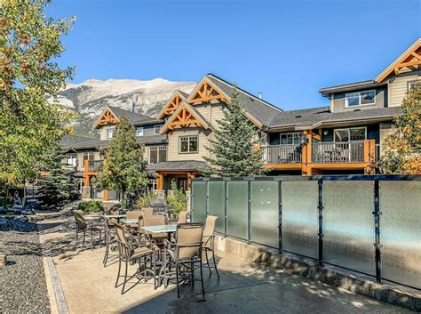 Peaceful Top Floor Edge Of Canmore W Hot Tub Condominiums For Rent