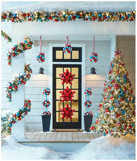 22 Best Outdoor Christmas Tree Decorations And Designs For