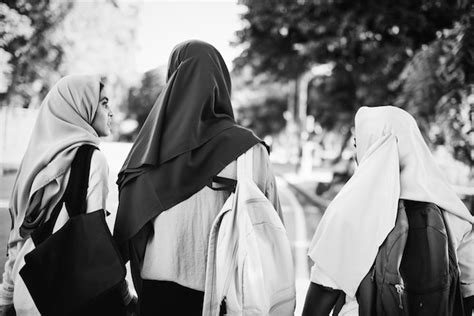 Grupo De Mujeres Musulmanas Que Lo Pasan Genial Foto Gratis