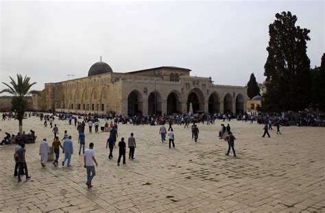 Israel Lifts Muslim Age Limit At Al Aqsa As 90 Wounded In Gaza West Bank Daily Sabah