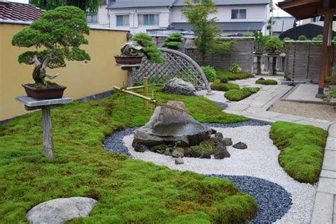 Small backyard japanese garden ideas. 20 Backyard Landscapes Inspired By Japanese Gardens