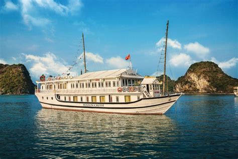 Voyager avec khoaviet travel, vous pouvez découvrir les plages et grottes les plus belles de ce patrimoine mondial. Croisière Jonque SeaSun à la baie d'Halong-l'ile CatBa 3 ...