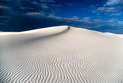 Hiking On The Otherworldly Dunes Of White Sands New Mexico R