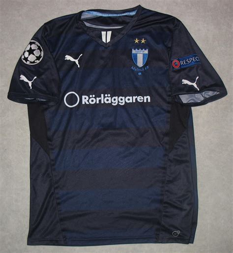 El malmö fotbollförening, también conocido simplemente como malmö ff, es un club de fútbol con sede en malmö, suecia. Malmö FF 2014 Away Kit
