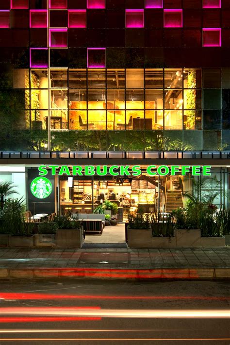 Starbucks Celebrates Successful First Year In Bogotá The City Paper